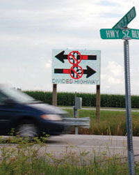 The layout of a warning sign at a trial location (source: University of Minnesota, ITS Institute)